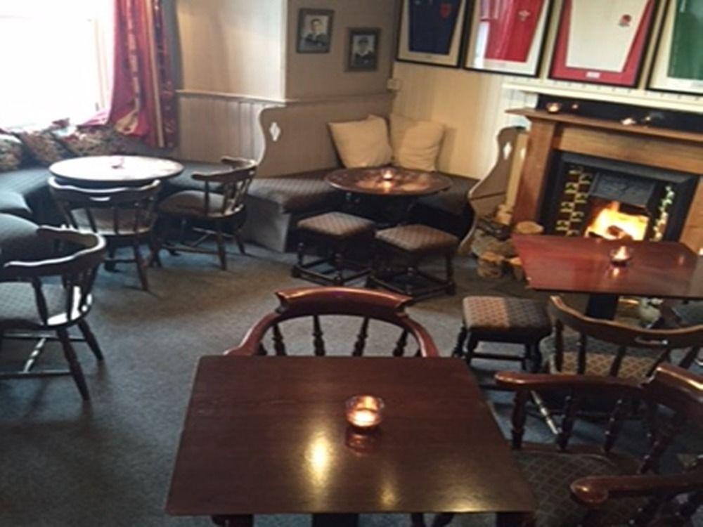 Oyo Clovenfords Hotel エクステリア 写真