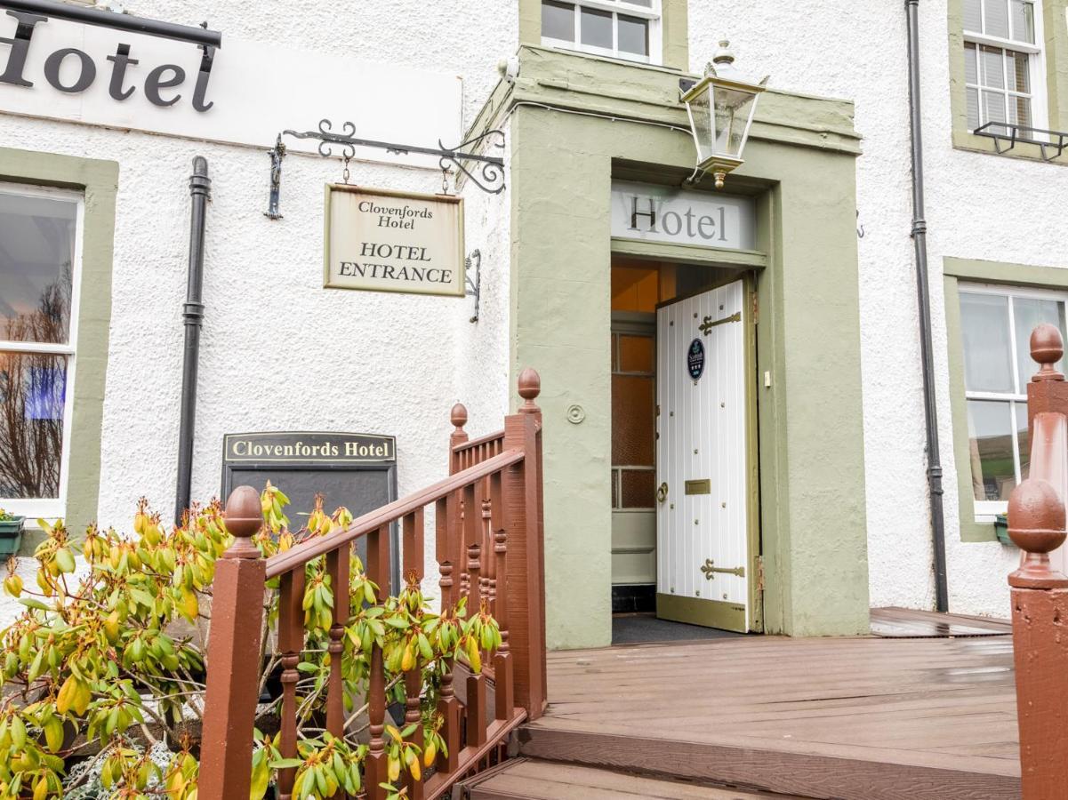 Oyo Clovenfords Hotel エクステリア 写真