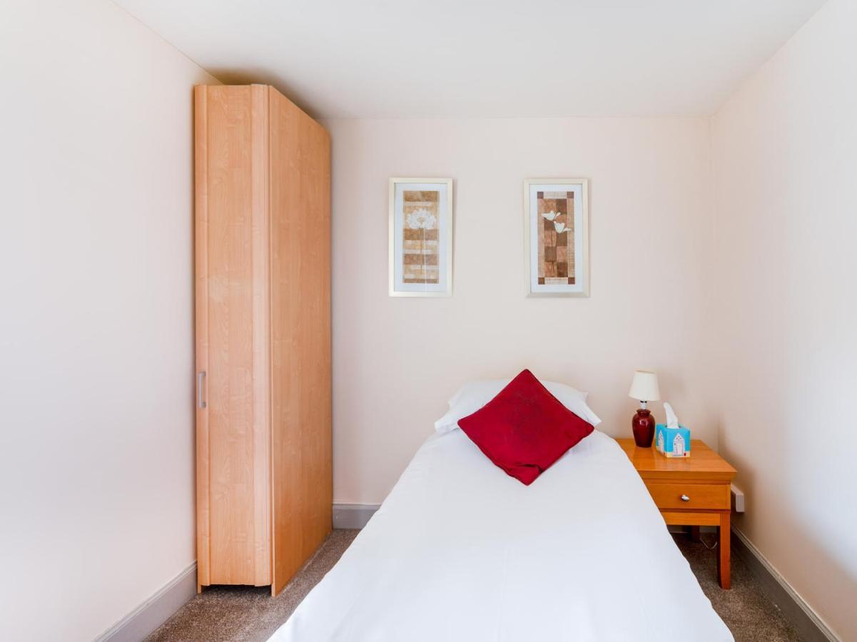 Oyo Clovenfords Hotel エクステリア 写真