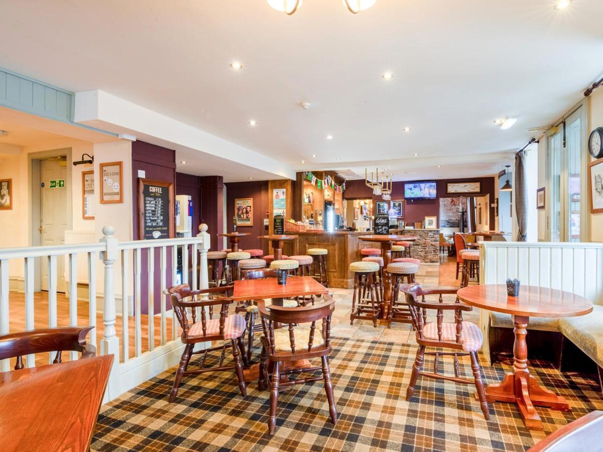 Oyo Clovenfords Hotel エクステリア 写真