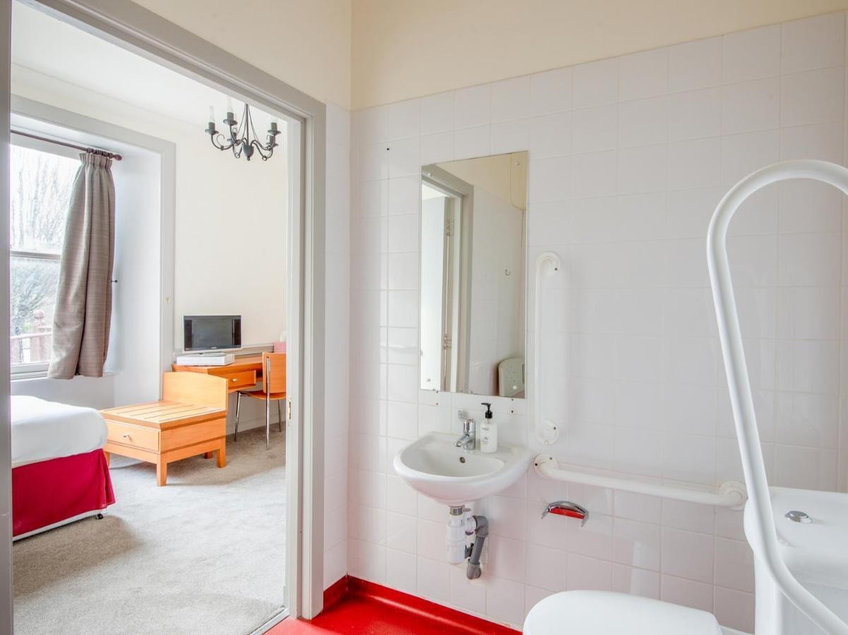 Oyo Clovenfords Hotel エクステリア 写真