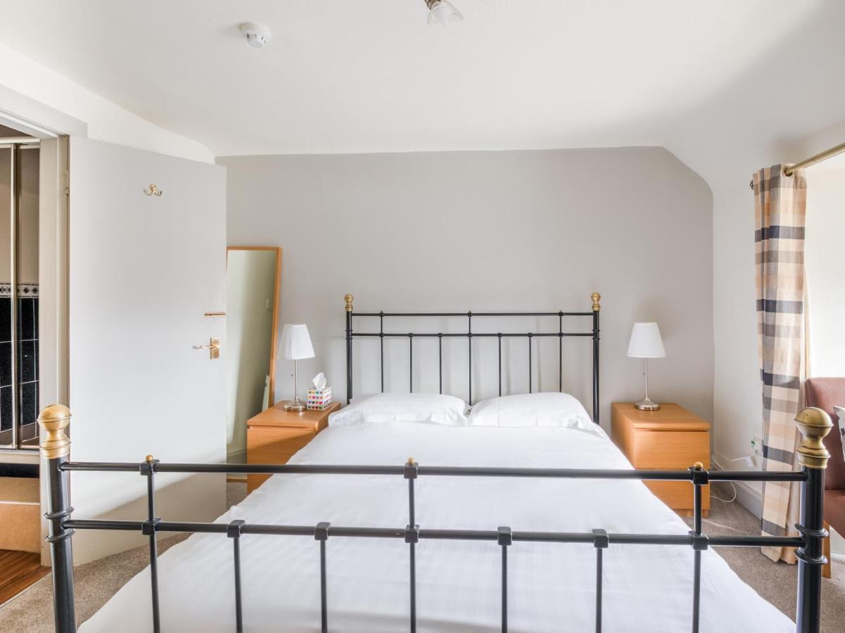 Oyo Clovenfords Hotel エクステリア 写真